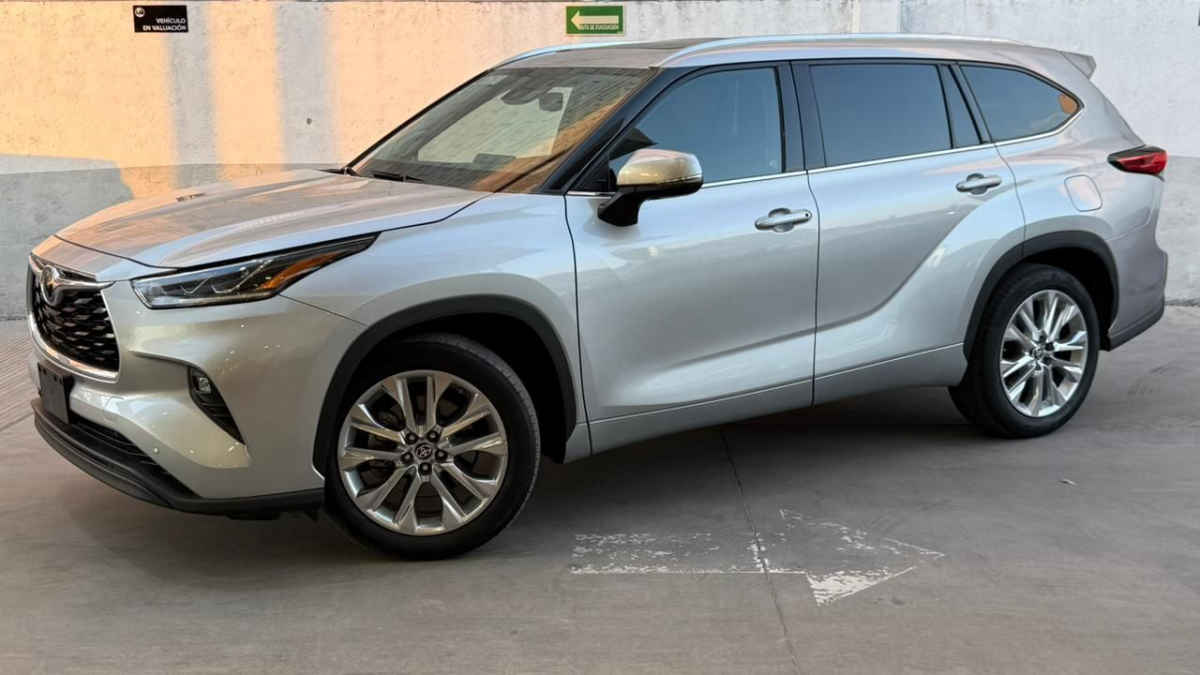 Toyota Highlander 2021