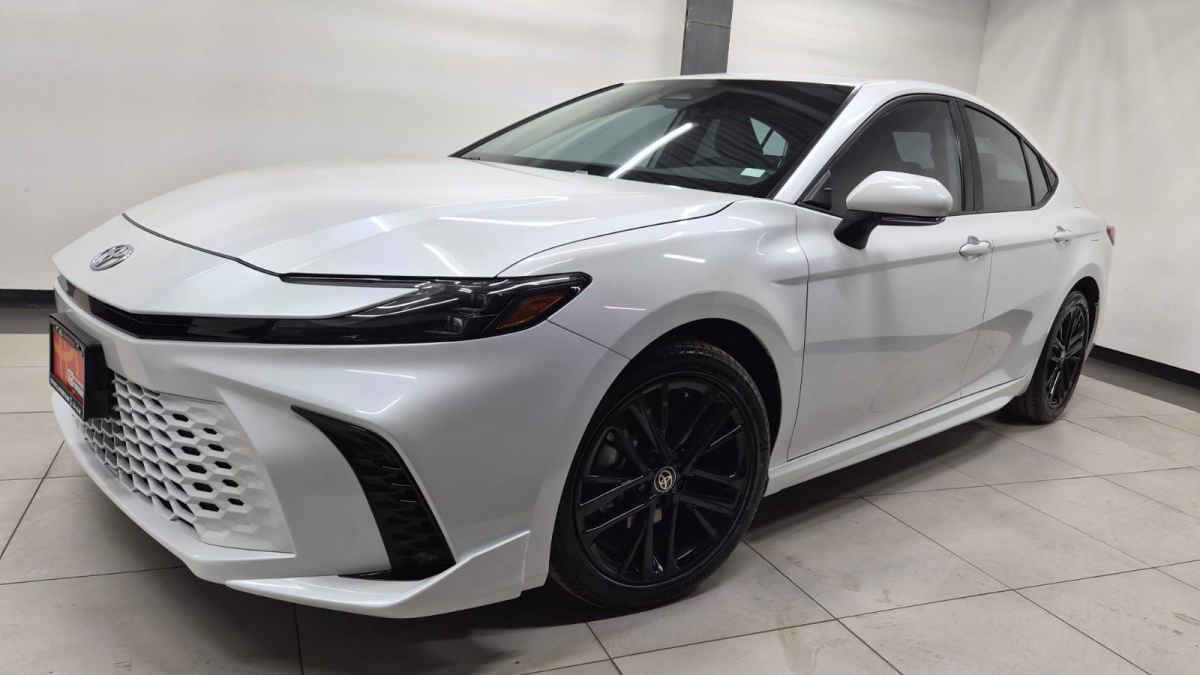 Toyota Camry 2025