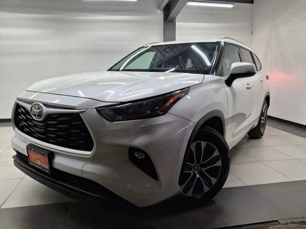 Toyota Highlander 2021