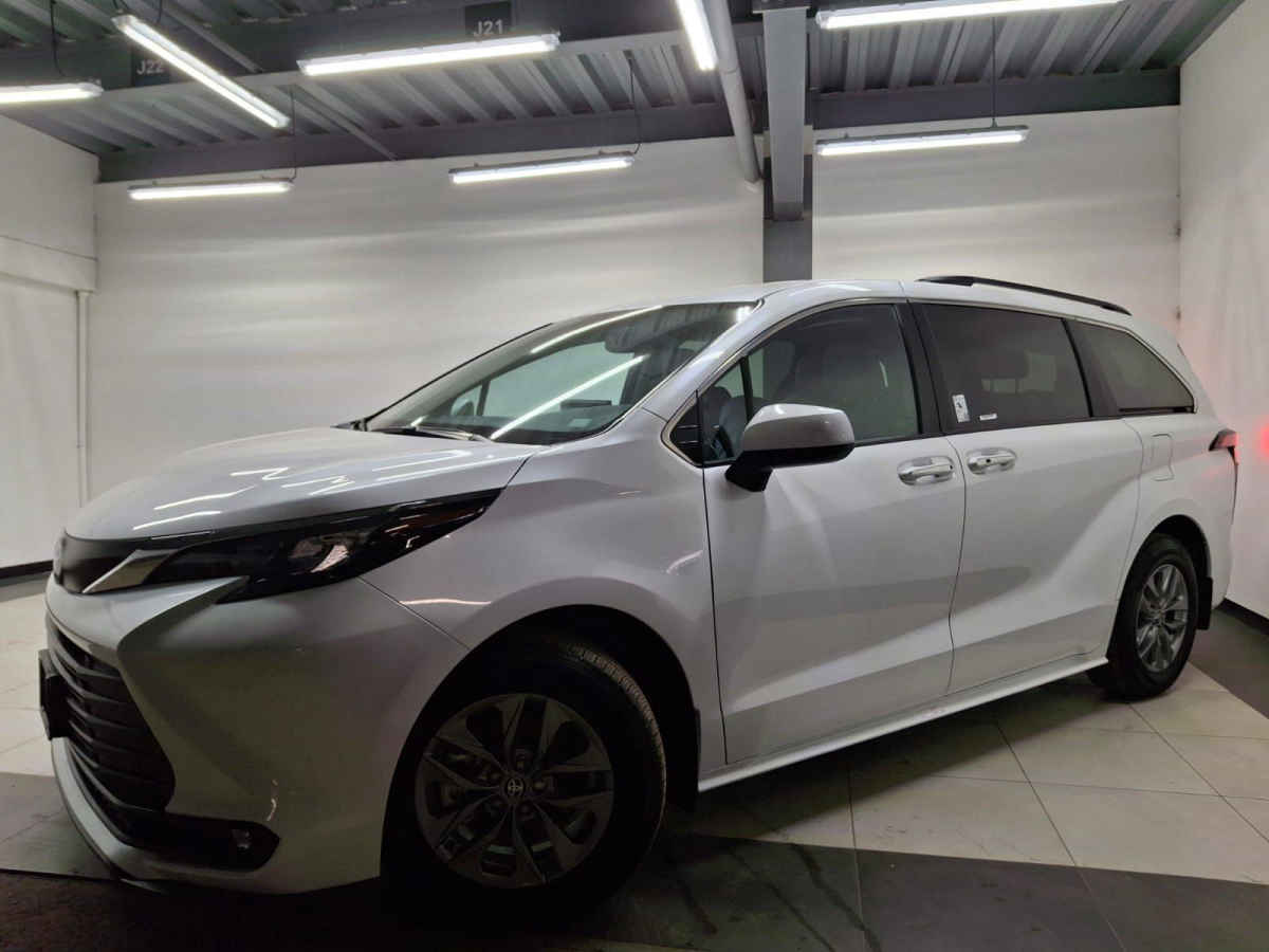 Toyota Sienna 2026