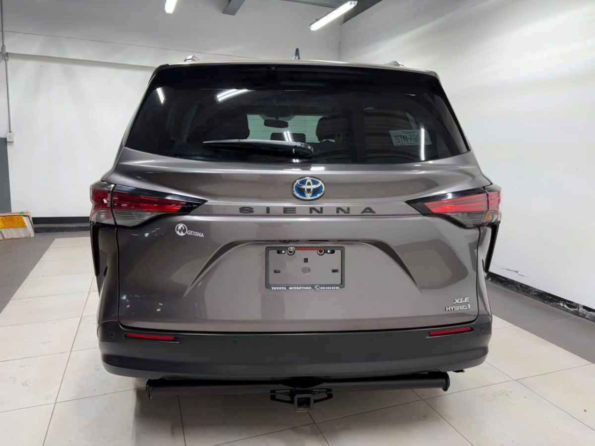 Toyota Sienna 2021