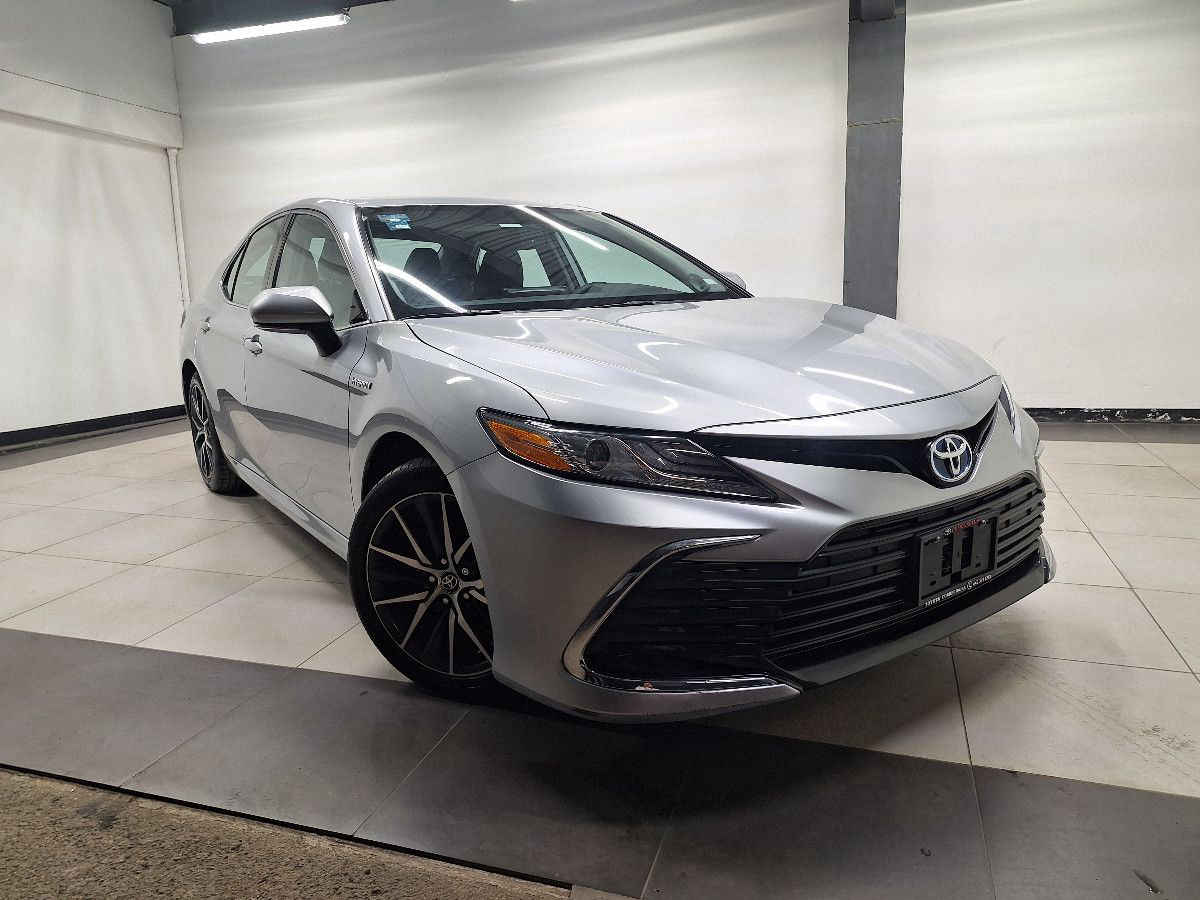Toyota Camry 2021
